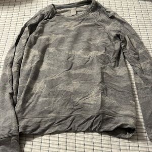 Athleta girl camo Long sleeve